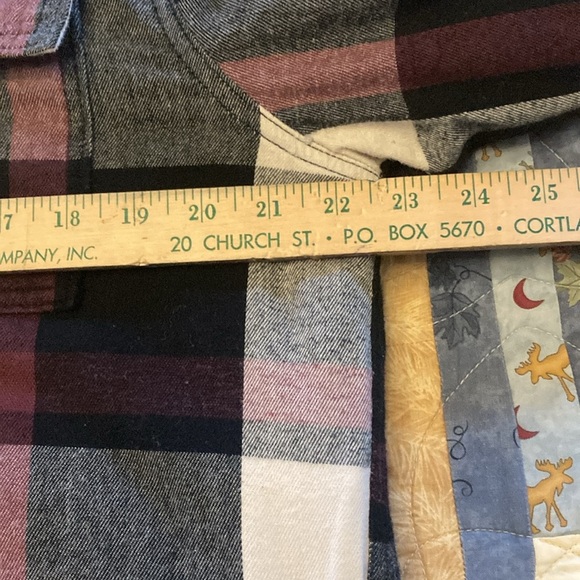 Hollister flannel Sherpa lined plaid jacket women’s large black red - Picture 8 of 10